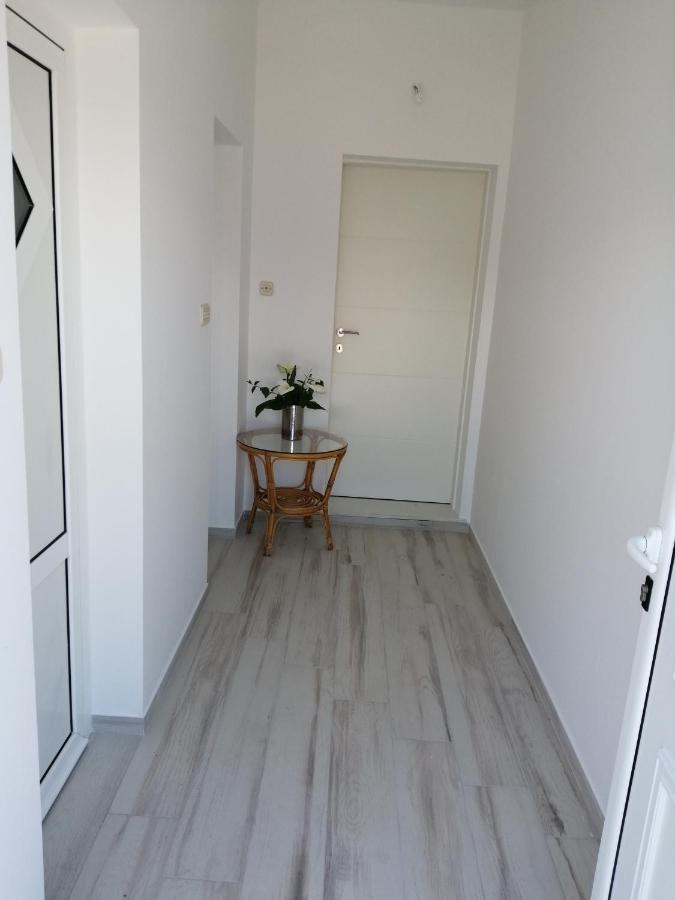 Apartman Luis Silence Sestanovac Bagian luar foto
